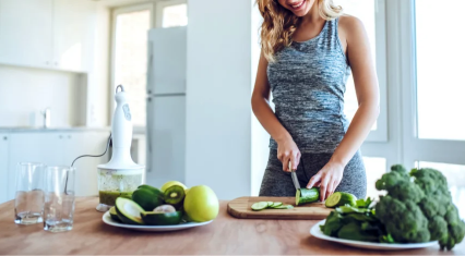 Development milestones and nutrition for babies aged 0-6 months